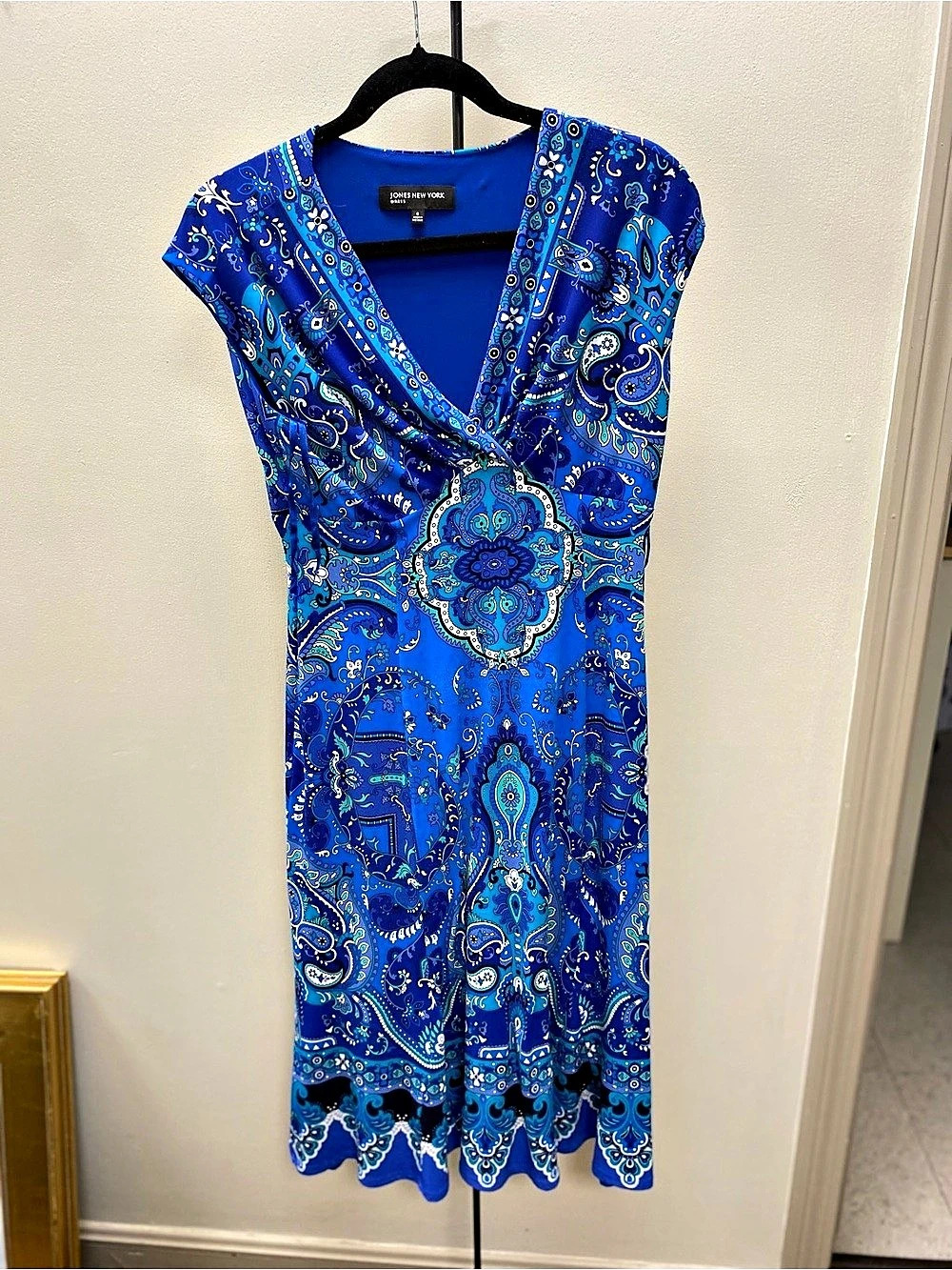 Jones New York Paisley V-Neck Midi Dress in Blue Size 6 Like New